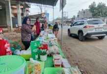 Puluhan Lapak Baznas Jajakan Takjil Didepan Masjid Al-Hudda