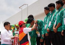 Raih Emas, Atlet Drumband Jatim Diguyur Bonus 100 Juta