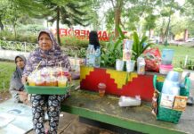 Katiyem Jualan Ditaman Kota Metro Harapan Bansos