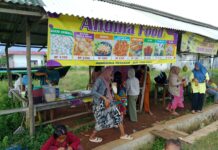 Ini Keseharian Andi Jualan Disore Hari Dekat TPI Kuala Penet