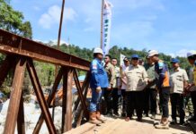 Mendagri Tito Dampingi Presiden Tinjau Progres Pembangunan Infrastruktur
